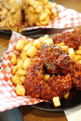 Photo of Simon’s roadhouse bar and wings - 7990 Portage Rd, Niagara Falls, ON L2G 5Y8